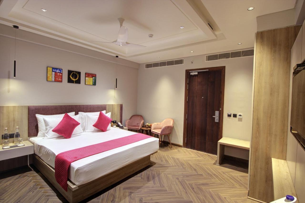 Cygnett Collection K K Hotel Faizābād Extérieur photo